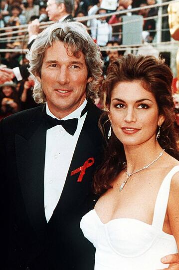 Von 1991 bis 1995 war Supermodel Cindy Crawford mit dem Schauspieler Richard Gere verheiratet.