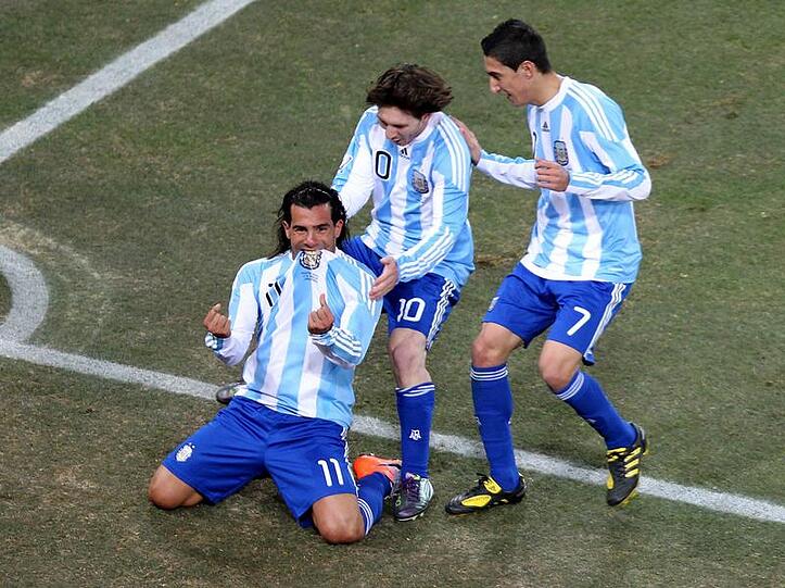 Carlos Tevez, Lionel Messi und Angel Di Maria (v.l.) wirbeln für Argentinien.