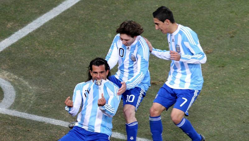 Carlos Tevez, Lionel Messi und Angel Di Maria (v.l.) wirbeln für Argentinien. Carlos Tevez, Lionel Messi und Angel Di Maria (v.l.) wirbeln für Argentinien.