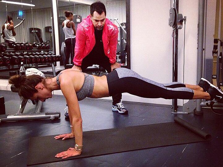 Hält sich für die anstehende "Victoria's Secret"-Show fit: Alessandra Ambrosio