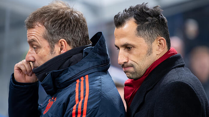 Nachdenkliche Mienen bei Hansi Flick und Hasan Salihamdizic: Der FC Bayern ist weiter auf der Suche nach Verstärkungen. (Archivbild)