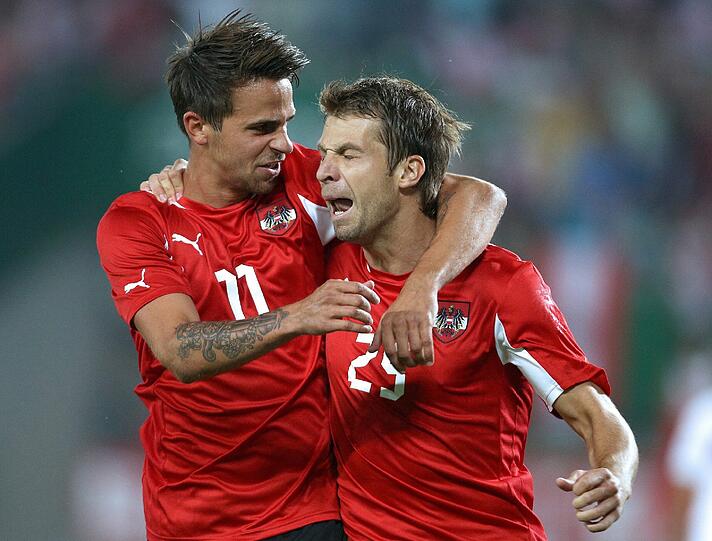 Beim Gastgeber, der in der Qualifikation zur Weltmeisterschaft
2014 in Brasilien auch auf die deutsche Nationalelf trifft, waren
neben Ivanschitz in Sebastian Prödl (Werder Bremen), Emanuel
Pogatetz (VfL Wolfsburg), Christian Fuchs (Schalke 04) und Martin
Harnik (VfB Stuttgart) vier weitere Bundesligaspieler im Einsatz.
Für die Türkei spielten der Leverkusener Ömer Toprak und der im
Sommer zum VfB Stuttgart gewechselte Tunay Torun.