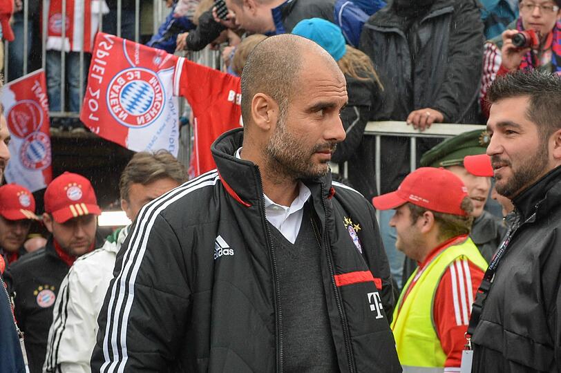 Ganz nah bei den Fans: Pep Guardiola.