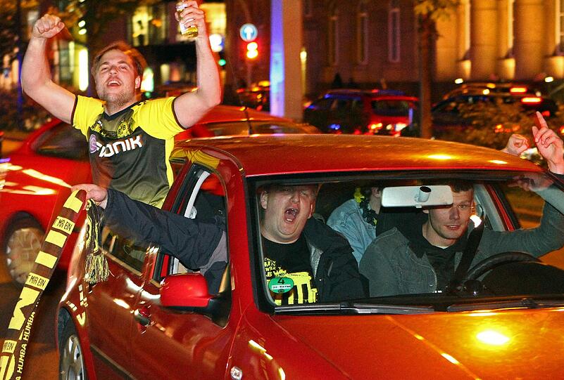 So jubeln die BVB-Fans...