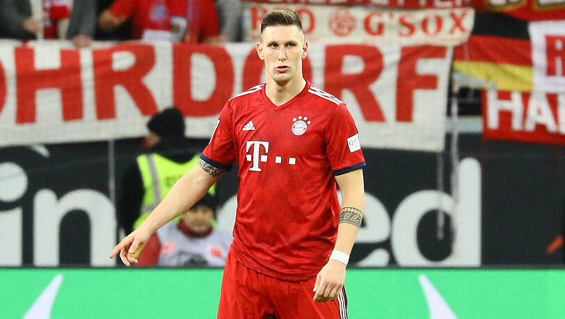 NIKLAS SÜLE, NOTE 3: Bewahrte die Bayern mit einem Tackling gegen Haller vor dem frühen 0:1 (8.), hatte zuvor schon einmal in höchster Not geklärt nach einem Patzer von David Alaba. Die Säule in der Abwehrmitte, fast immer auf der Höhe. Nur bei Jovics Tunnler sah er unglücklich aus (11.). NIKLAS SÜLE, NOTE 3: Bewahrte die Bayern mit einem Tackling gegen Haller vor dem frühen 0:1 (8.), hatte zuvor schon einmal in höchster Not geklärt nach einem Patzer von David Alaba. Die Säule in der Abwehrmitte, fast immer auf der Höhe. Nur bei Jovics Tunnler sah er unglücklich aus (11.).