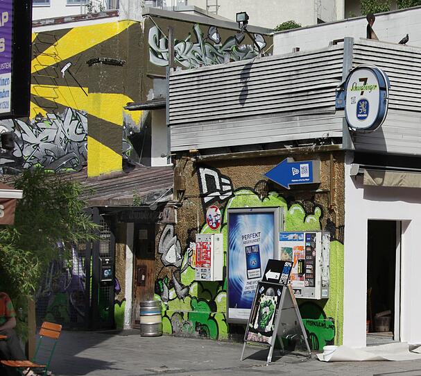 Eher &bdquo;rustikal&ldquo;: die alte Kneipe Schwabinger 7 im Jahr 2009.