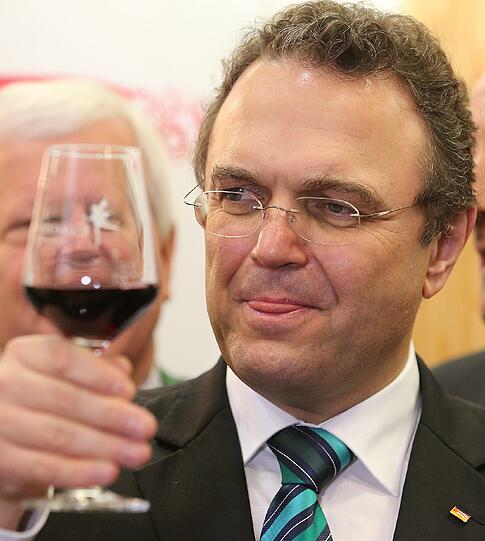Ja, es ist Rotwein. Genauer: österreichischer, einer vom Elfenhof.