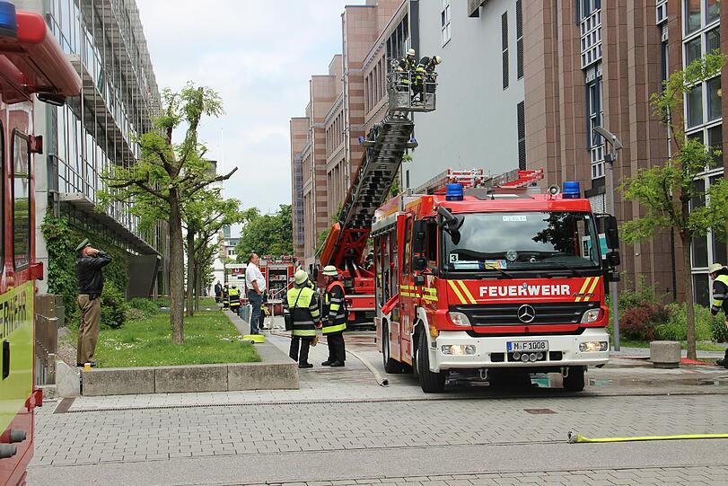 Die Bilder vom Brand an der Hopfenpost