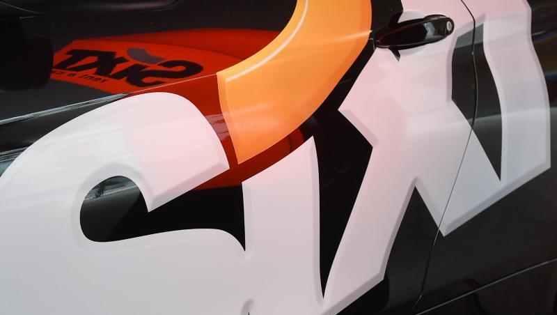 Das Logo des Autovermieters Sixt SE an einer Fahrzeugtür. Foto: Tobias Hase/dpa/Symbolbild Das Logo des Autovermieters Sixt SE an einer Fahrzeugtür. Foto: Tobias Hase/dpa/Symbolbild