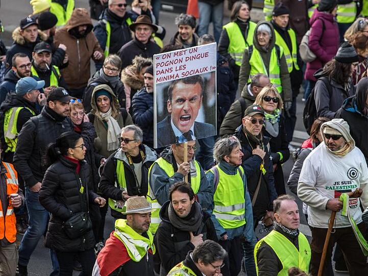Im neuen Jahr ist in Frankreich doch alles beim Alten: Die Demonstrationen gegen die Rentenreform reißen nicht ab.