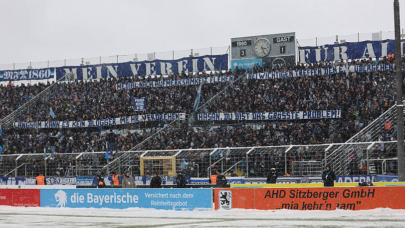 Diese Spruchbänder wurden von den Fans des TSV 1860 beim Heimspiel gegen den FSV Zwickau gezeigt.
