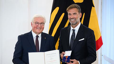 Jürgen Klopp hat den Verdienstorden erhalten und das Thema Bundestrainer ausgeblendet.
