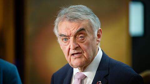 Innenminister Herbert Reul besichtigte den Tatort. (Archivbild)