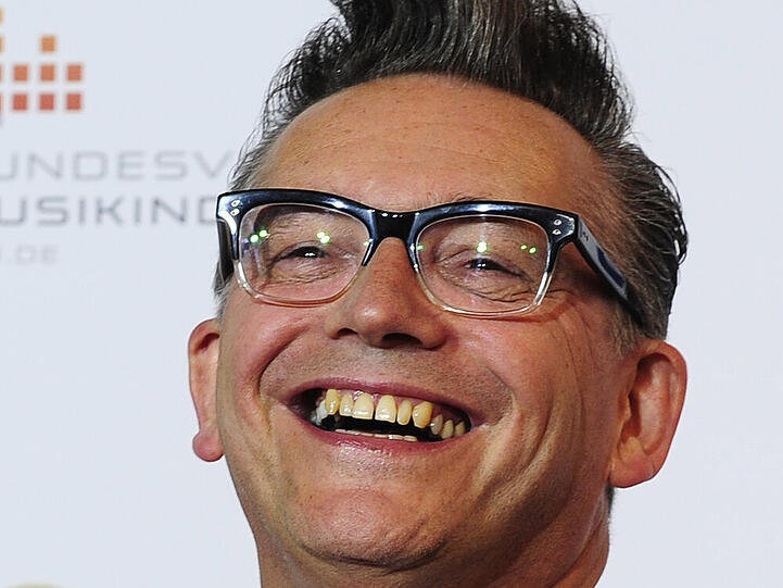Hat gut lachen: Götz Alsmann ist stets gut angezogen