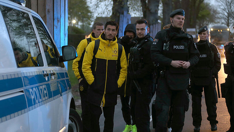 Hat der Anschlag auf den Mannschaftsbus von Borussia Dortmund möglicherweise einen islamistischen Hintergrund?