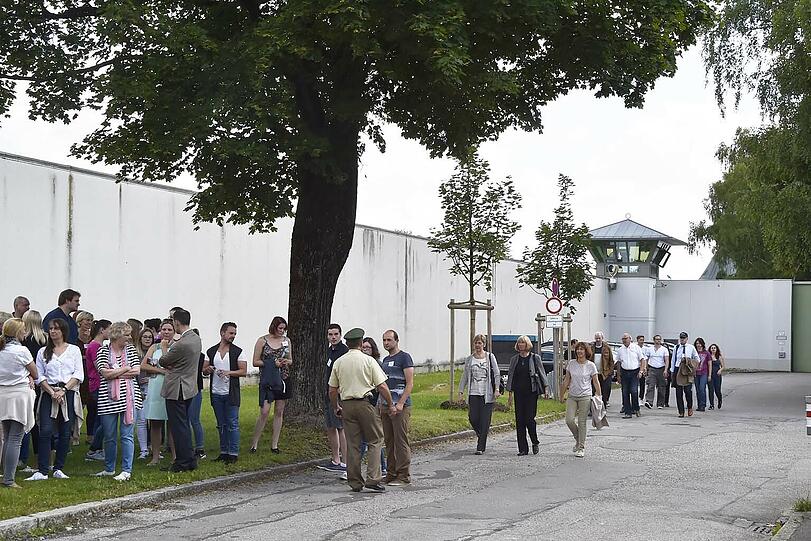 Die Bilder von der Räumungsübung im Gefängnis Stadelheim.