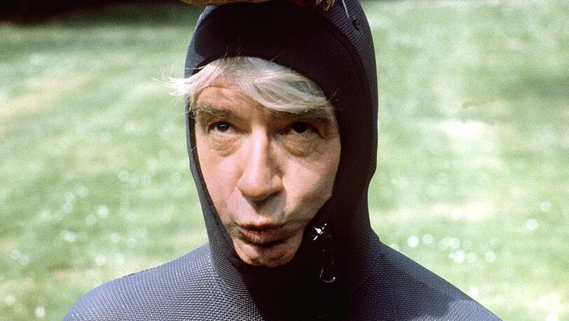 Rudi Carrell w&auml;hrend der Dreharbeiten zur Fernsehshow "Rudi kann's nicht lassen" in Bremen (Archivfoto vom Mai 1981).