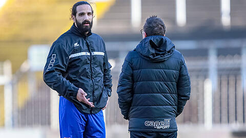 Löwen-Kontrahenten: Adriano Grimaldi (li.) und KFC-Coach Norbert Meier.