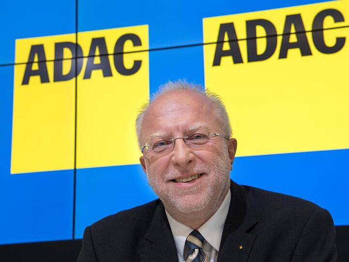 Der Präsident des ADAC, August Markl, spricht während der ADAC Bilanz-Pk. Foto: Peter Kneffel/Archiv