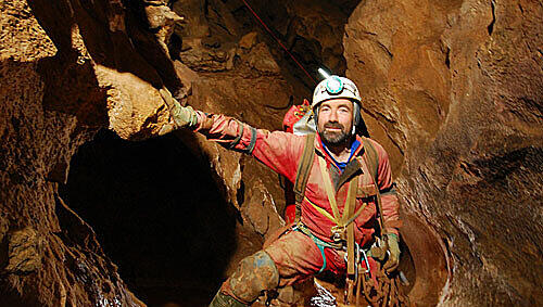 Schlammig: Forscher Johann Westhauser in der Riesending-Höhle im Untersberg. Schlammig: Forscher Johann Westhauser in der Riesending-Höhle im Untersberg.