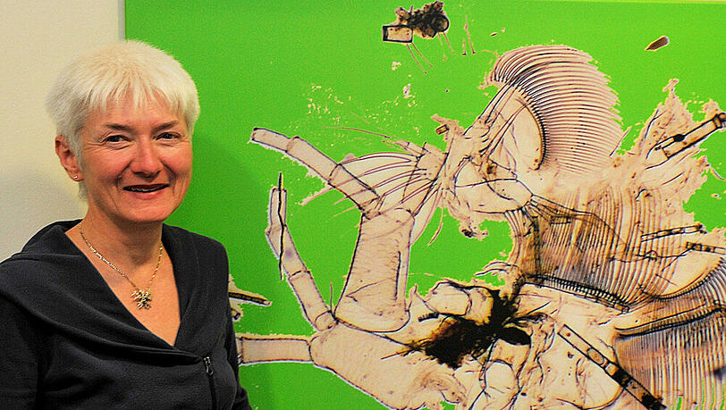 Künstlerin Beate Maatsch mit „Grüner Reiter“. Künstlerin Beate Maatsch mit „Grüner Reiter“.
