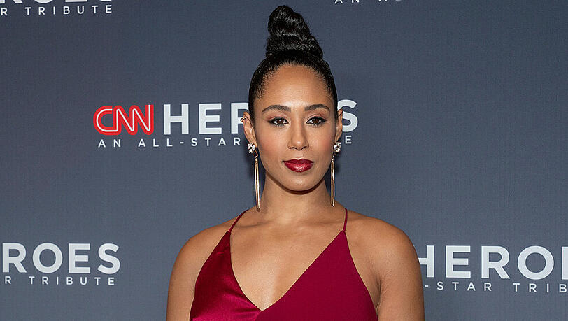Margot Bingham bekommt es mit Zombies zu tun. Margot Bingham bekommt es mit Zombies zu tun.
