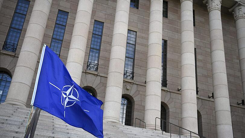 Das finnische Parlament hat den Weg für einen Nato-Mitgliedschaftsantrag freigemacht.
