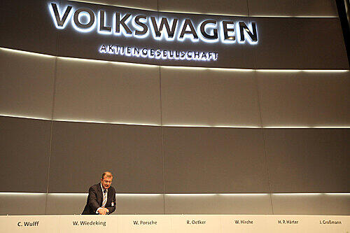 Der Vorstandsvorsitzende der Porsche AG, Wendelin Wiedeking, vor Beginn der Volkswagen-Hauptversammlung in Hamburg.
