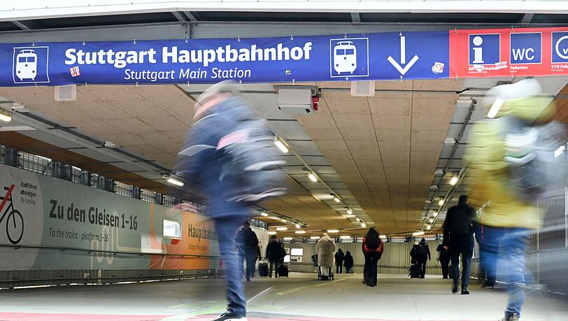 Man macht lange Meter am Stuttgarter Hauptbahnhof. (Archivbild)