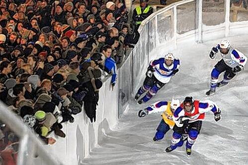 In dieser Disziplin, dem Ice-Cross, wurde Niefnecker Weltmeister.