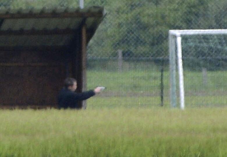 Nachdem er an seiner Schule geschossen hat, schießt der damals 14-Jährige auf dem Sportplatz um sich (Foto vom 22. Mai 2012).