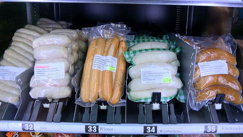 Dem Münchner liebste Würstl gibt's natürlich auch im Wurstautomaten. Dem Münchner liebste Würstl gibt's natürlich auch im Wurstautomaten.