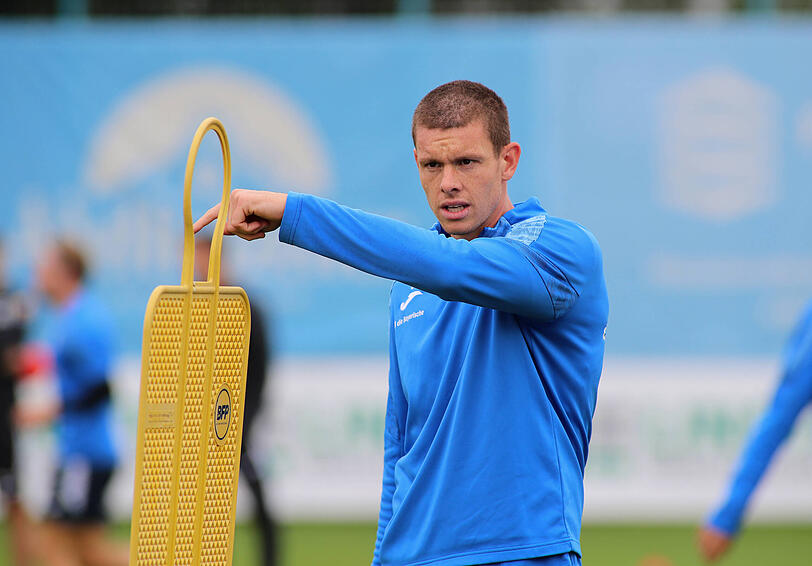 Mit dem SV Wehen Wiesbaden und Markus Kauczinski hat Max Reinthaler den Aufstieg bereits geschafft. Mit dem SV Wehen Wiesbaden und Markus Kauczinski hat Max Reinthaler den Aufstieg bereits geschafft.
