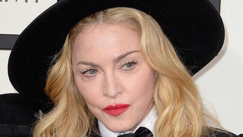 Madonna hat sich ihren Treppensturz nicht angesehen. Madonna hat sich ihren Treppensturz nicht angesehen.