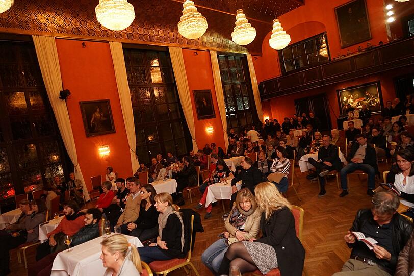 Die 17. Lange Nacht der Musik: Musik und Tanz in 100 verschiedenen Lokalitäten.
