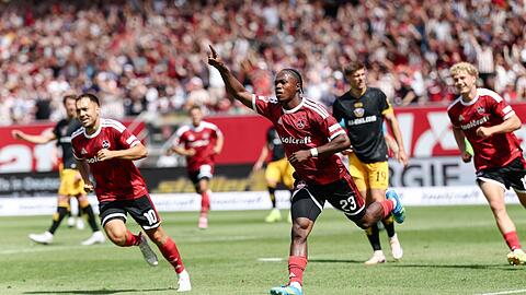 Mohamed Ali Zoma (M) ist f&uuml;r den 1. FC N&uuml;rnberg Gold wert.