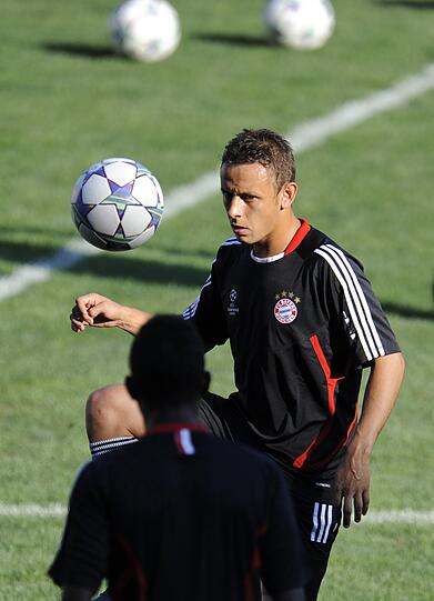 Schwitzen beim Training: Die Bayern bereiten sich auf das Spiel gegen Villarreal vor - Unsere Fotografen waren beim Training dabei.
