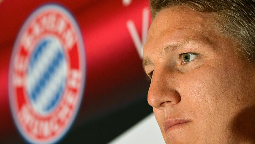 Bastian Schweinsteiger in Doha über seinen Comeback-Plan: „Ich bin zufrieden, wie es
jetzt ist.“ Foto: Peter Kneffel Bastian Schweinsteiger in Doha über seinen Comeback-Plan: „Ich bin zufrieden, wie es
jetzt ist.“ Foto: Peter Kneffel
