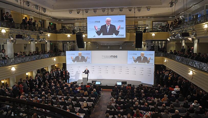 Frank-Walter Steinmeier spricht am ersten Tag der Münchner Sicherheitskonferenz.