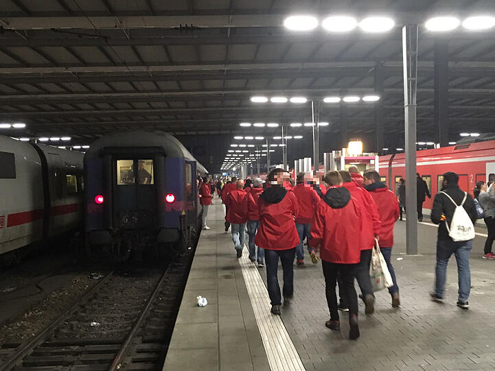 Ein Sonderzug am Hauptbahnhof hat die Halle-Fans wieder in die Heimat gebracht.