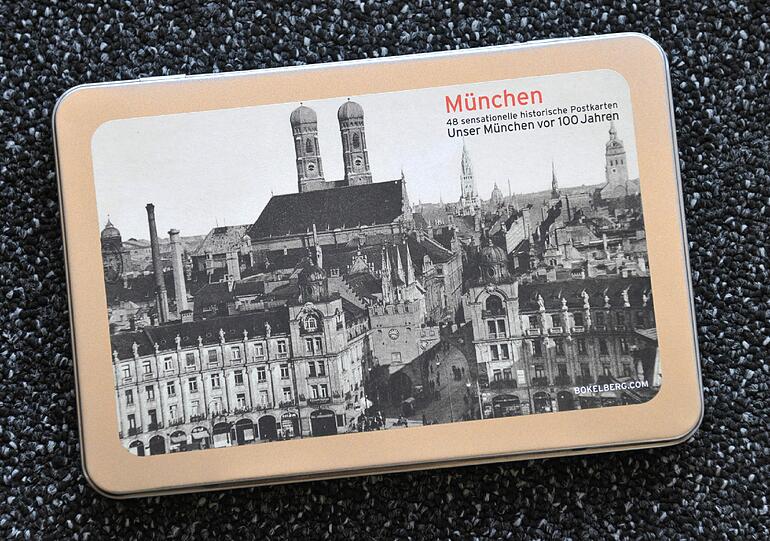 Fein verpackt: Die Weißblechbox mit den 48 historischen Postkarten.