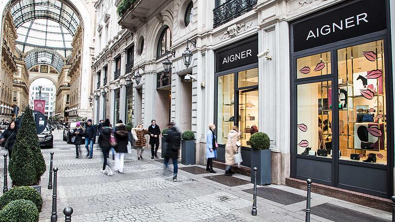 Wenn das mal kein stilvolles Ambiente ist: Der neue Aigner-Store in der Mailänder Shopping-Passage Galleria Vittorio Emanuele II