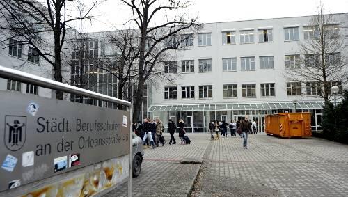 Die städtische Bertufsschule Orleansstraße soll auch aus dem Konjunkturprogramm saniert werden.