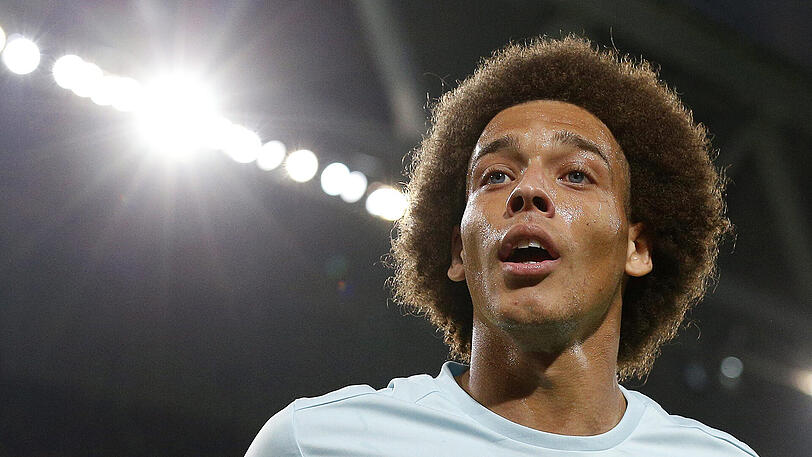 "Es war eine sehr schwere Entscheidung. Auf der einen Seite ein Top-Klub wie Juventus und auf der anderen ein Angebot, das ich für meine Familie nicht ablehnen konnte", wird Axel Witsel von "Tuttosport" zitiert.