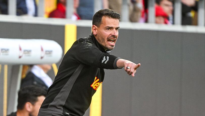 Munier Raychouni wird Drittligist Jahn Regensburg vorerst als Interimstrainer betreuen. (Archivbild)