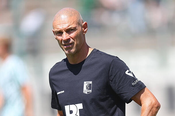 Aktuell Trainer bei Chemie Leipzig: Alexander Schmidt. Aktuell Trainer bei Chemie Leipzig: Alexander Schmidt.
