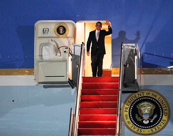 So beginnt Barack Obama seinen Geburtstag: Im Morgengrauen landet das Geburtstagskind in Washington.