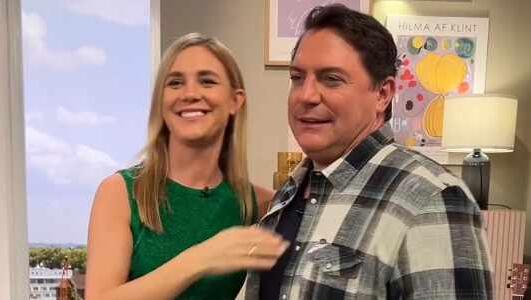 Alina Merkau und Benjamin Bieneck begrüßen die Zuschauer beim "Sat.1 Frühstücksfernsehen".