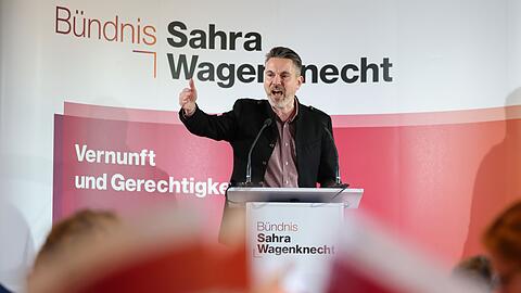Fabio De Masi war beim politischen Aschermittwoch des BSW in der Nähe von Passau einer der Redner.