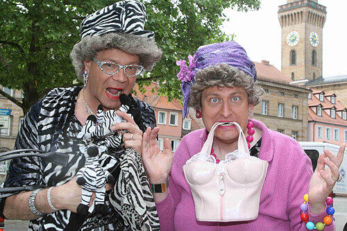 Ein Orden für Fürths Aushängeschild in Sachen Humor: Waltraud und Mariechen alias Martin Rassau (li.) und Volker Heißmann.